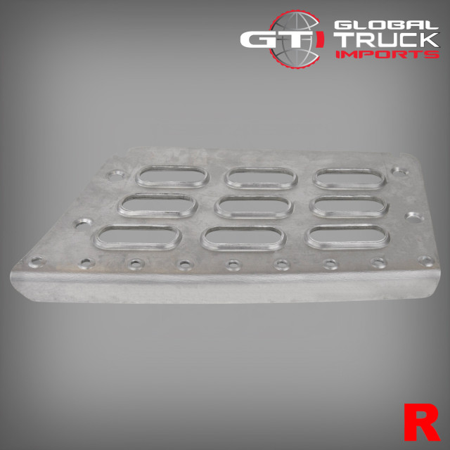 Step Plate Centre and Lower R/H - Volvo FH 2002 to 2012, FM 2002 to 2021